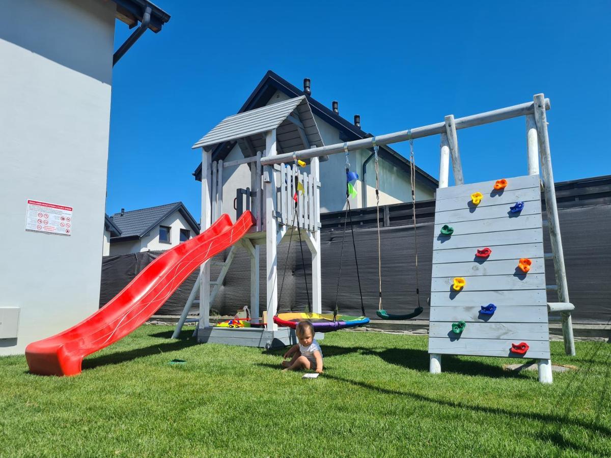 Domki Rajski Wypoczynek Z Basenem Jastrzębia Góra Exteriér fotografie